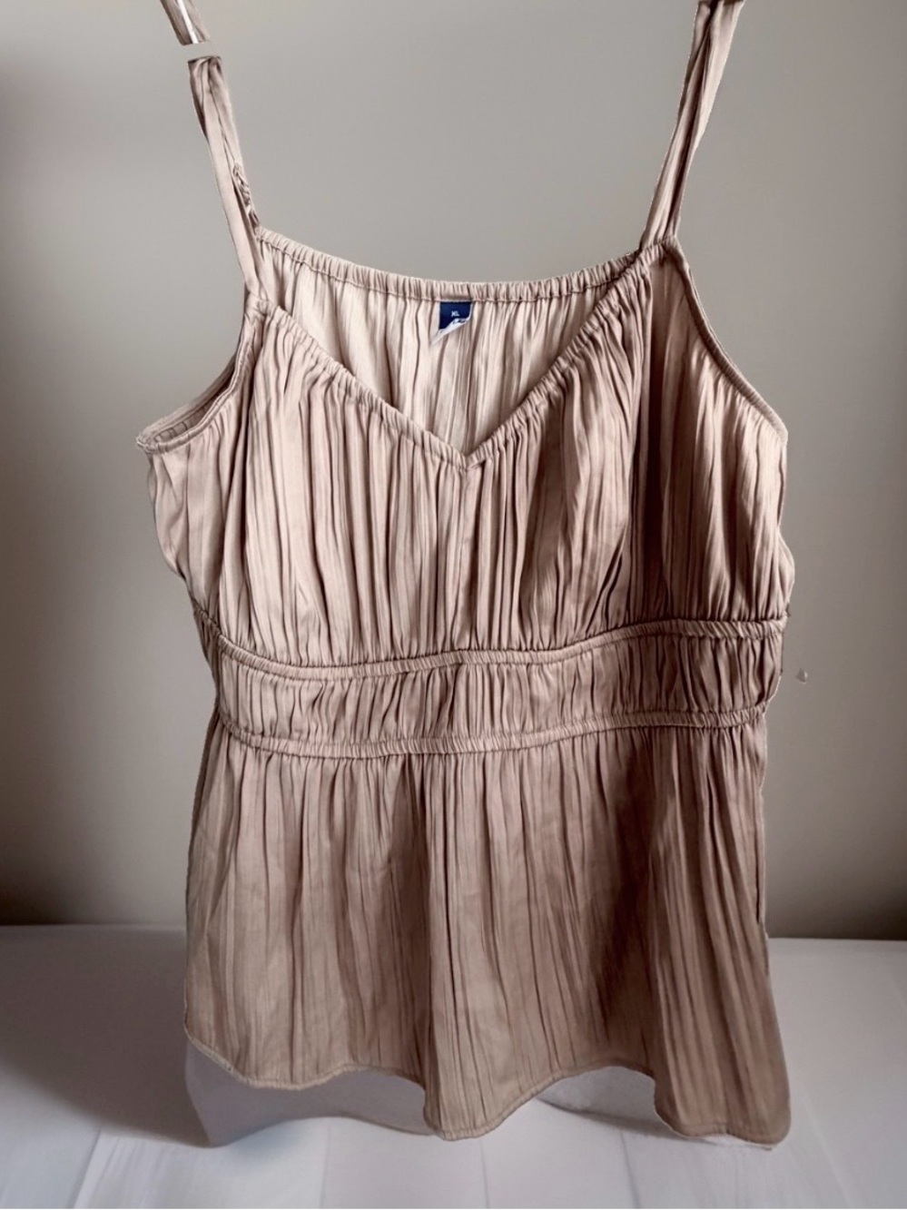 Womens Old Navy Tank Top Size XL Satin Babydoll Smocked Champagne Strappy nwt